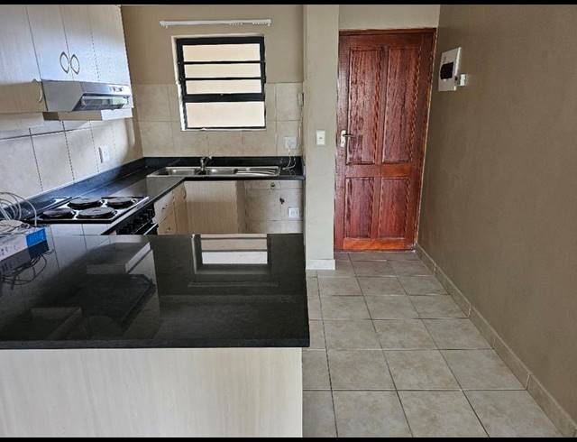 2 BEDROOM PROPERTY TO RENT IN BURGUNDY ESTATE
